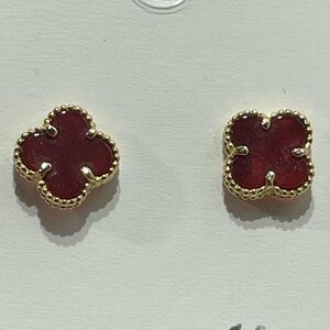 18 K Red Clover Earrings  from Dubai